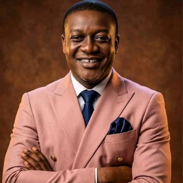 Rev Dr Chris Effiong